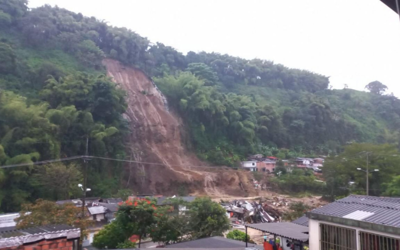 Alud deja 11 fallecidos y más de 20 heridos en Pereira