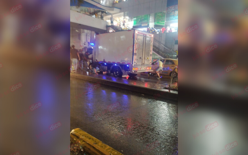 Una turbo lo embistió en el carril del Metro en La Isla