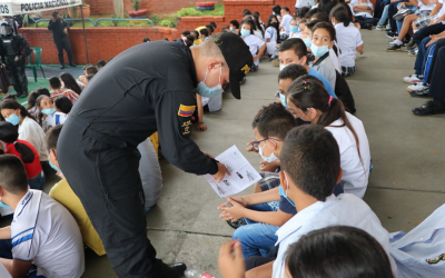 Dieron 600 kits escolares a los niños de La Cumbre.