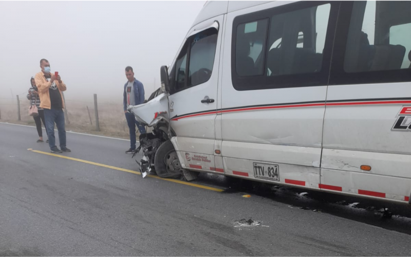 Halló la muerte entre la neblina de Berlín, Tona