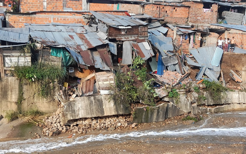 Un herido y 5 casas afectadas por derrumbe en el Galán