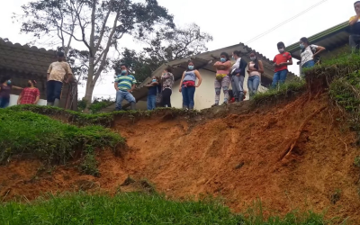 Escuela en riesgo de derrumbe en Matanza