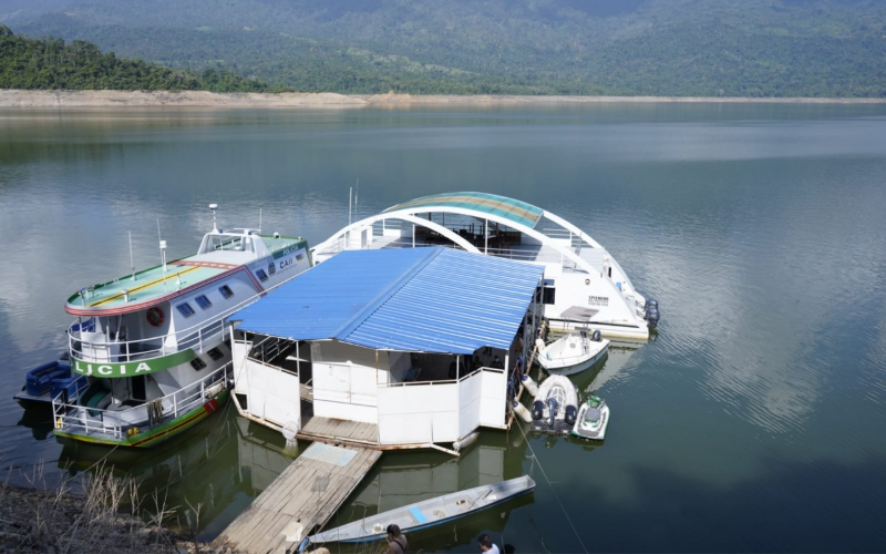 Entró en función el ‘Caii’ fluvial en el embalse de Topocoro