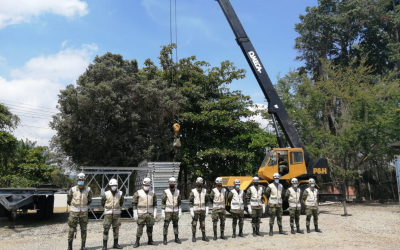 La Quinta Brigada ayuda a construir puente en Pailitas