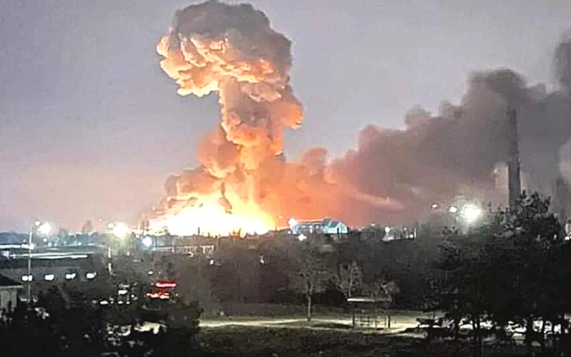 Ataque ruso provoca incendio en planta nuclear de Ucrania