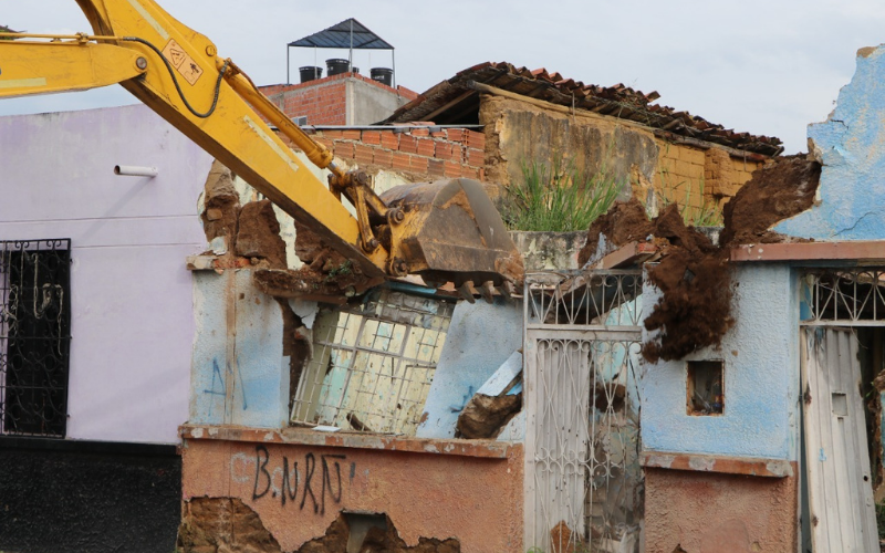 Demolieron ‘olla’ que afectaba al barrio Nariño