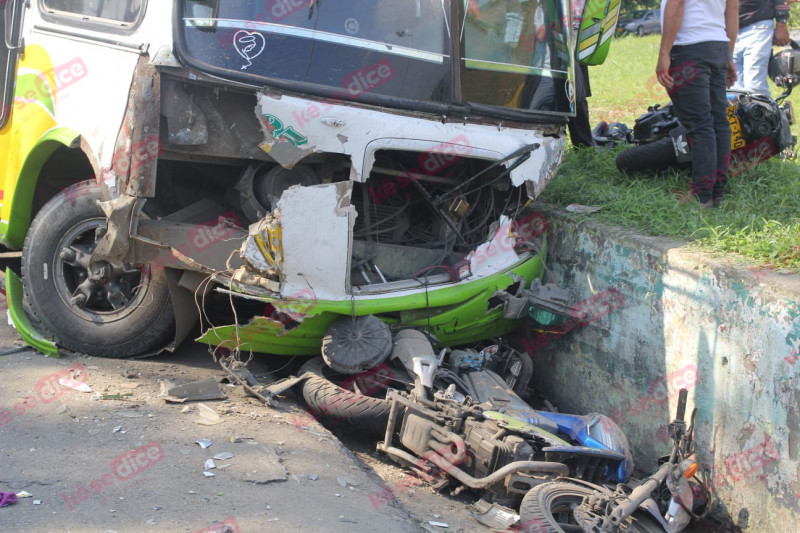 Video: Choque de bus fuera de control dejó 11 heridos