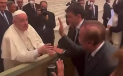 Video: Finalmente el Papa recibió a Rodolfo Hernández