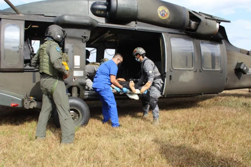 Traslado en helicóptero para sobrevivientes de siniestro