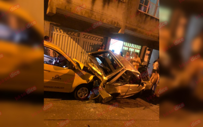 Video: Motorizado se salvó de morir en choque de taxi