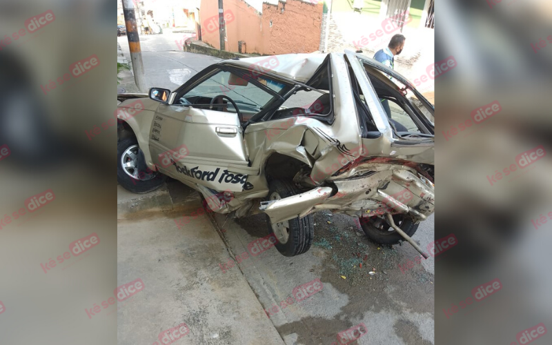 Video: Motorizado se salvó de morir en choque de taxi