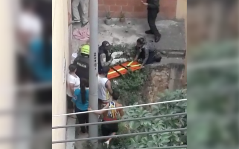 Cayó desde un quinto piso en el barrio Betania