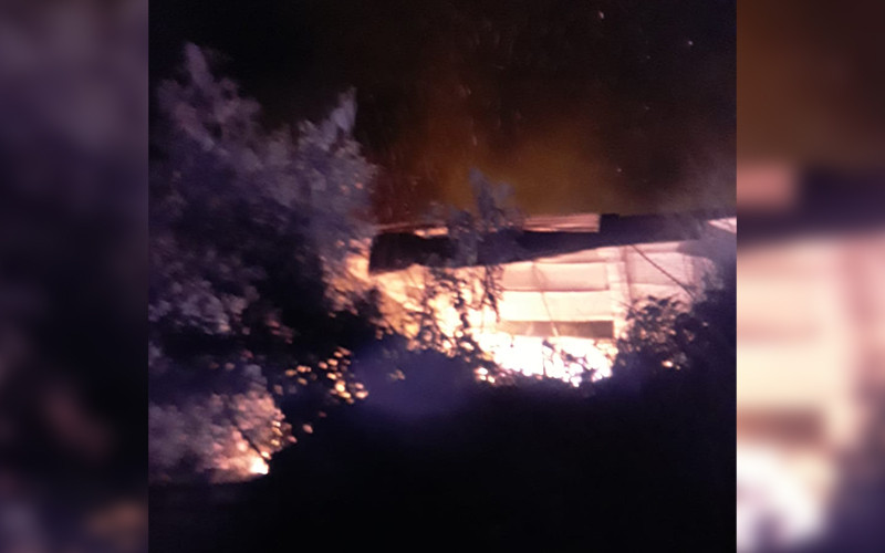 Millonarias pérdidas en incendio en carpintería en Bucaramanga