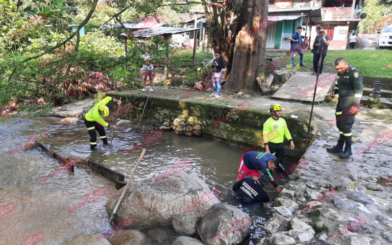 Hallan cuerpo de niña ahogada en balneario de Rionegro