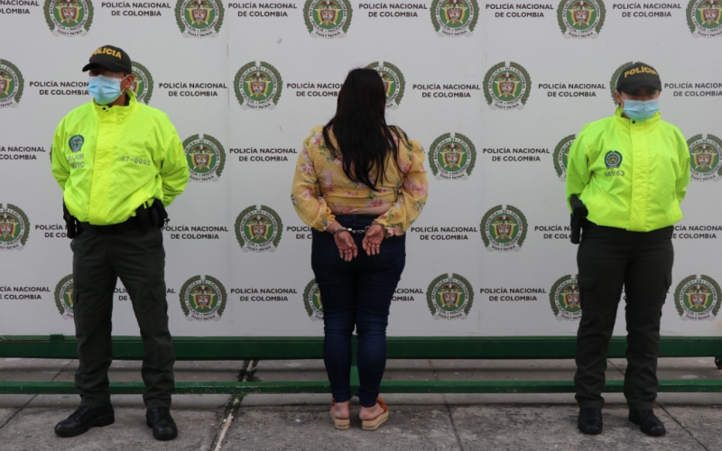Estafó a una empresa pagando con cheque sin fondos