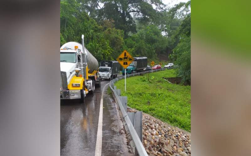 Derrumbe bloqueó la vía Bucaramanga - Barrancabermeja