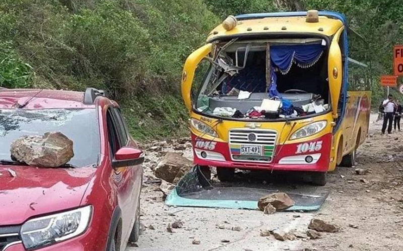 ‘Pedradas’ cayeron sobre vehículos en vía Curos – Málaga