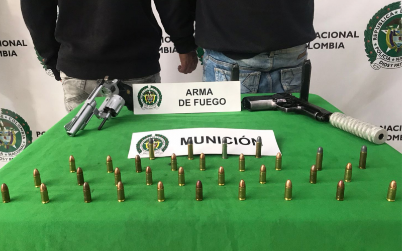 'Paisas' capturados con armas en Bucaramanga