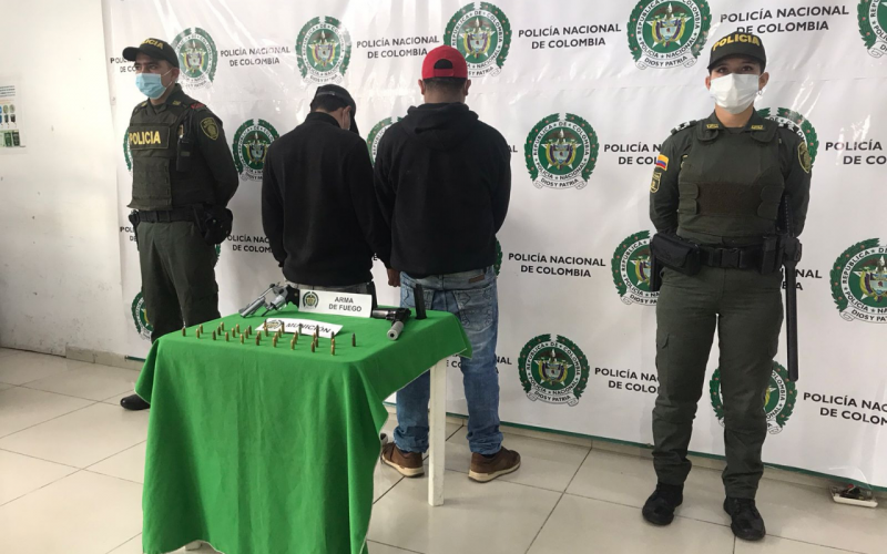 'Paisas' capturados con armas en Bucaramanga