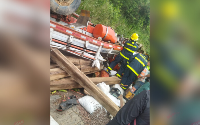 Un camión se volcó vía a Lebrija y dejó sin vida a Martha