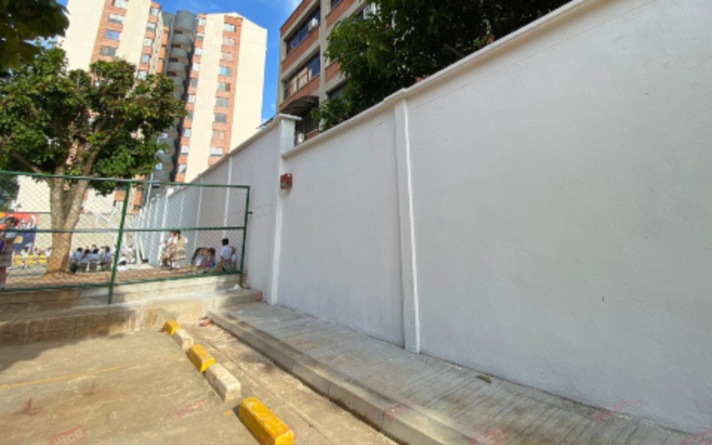 Restauran muro para proteger a estudiantes en Bga