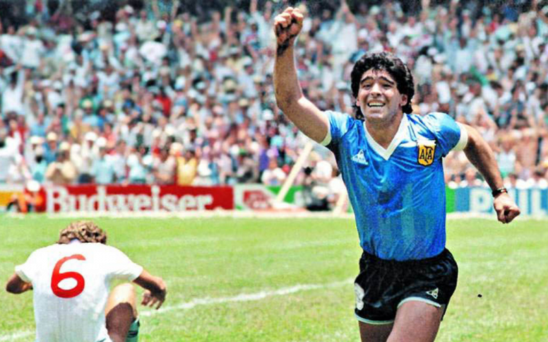 Subastan camiseta de Maradona en 8.4 millones de euros