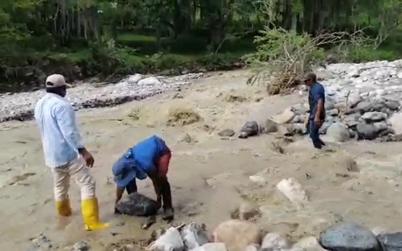 Comunidad de La Playa espera por maquinaria Amarilla