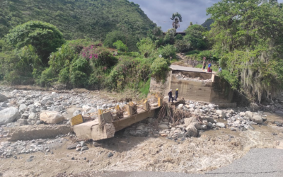 Bomberos de la ‘Bonita’ demuelen escombros de La Playa