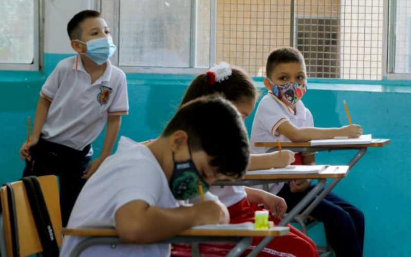 Sin tapabocas en colegios de Bucaramanga y Piedecuesta