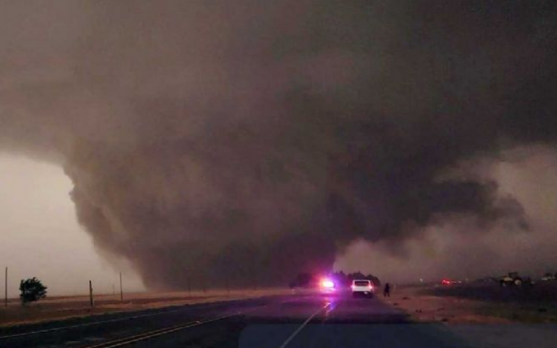 Video: Tornado ‘monstruoso’ en Texas, EE.UU.