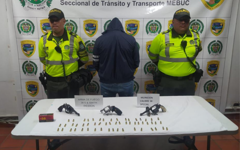 Dos capturados y cinco armas incautadas en controles