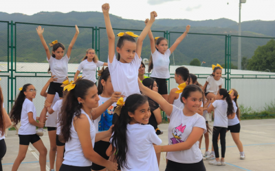 Estudiantes en Girón están aprendiendo porrismo