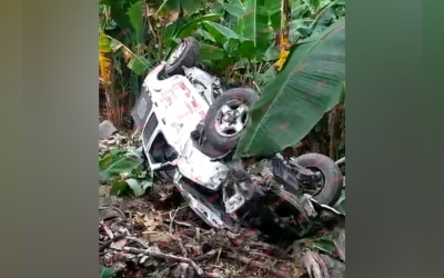 Camioneta se fue al abismo en la vía a Matanza