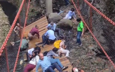 Alcalde de Cuernavaca cae en desplome de puente colgante