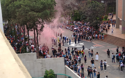 Encapuchados entraron a la UIS por ‘Día del Estudiante Caído’