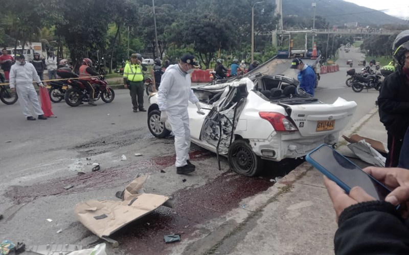 Dos muertos y tres heridos en devastador choque en P/cuesta