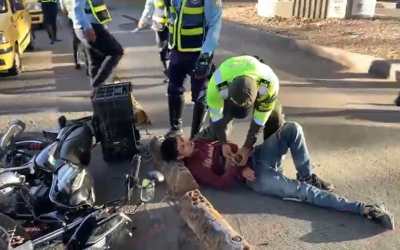 Video: Motorizado hirió a agente de Tránsito en Bucaramanga