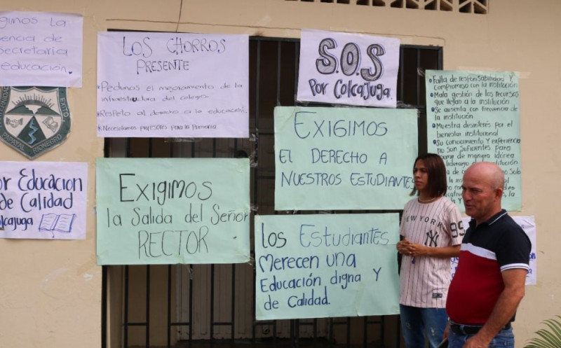 Van cinco días de protesta en colegio de Rionegro