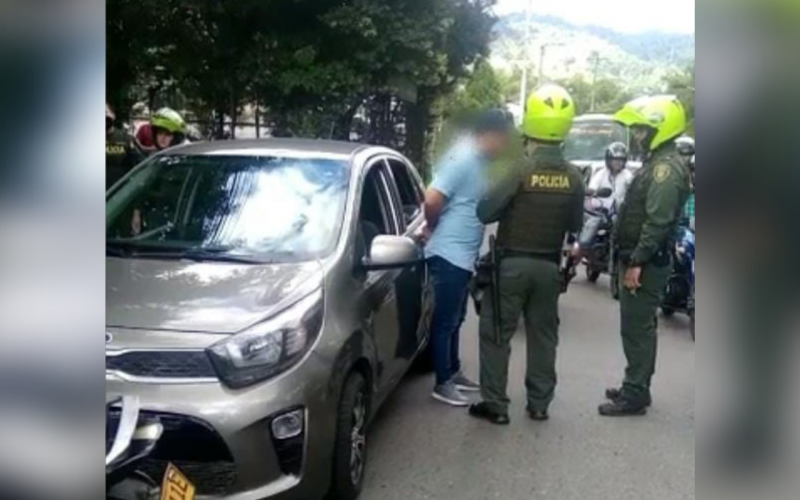 Policía detuvo a conductor por disparar arma traumática