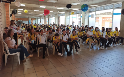 Capacitan a estudiantes con estrategia 'Girón crece con amor'