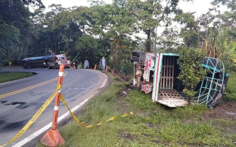 Dos vehículos volcados en la ‘Curva de la Muerte’ de Barbosa