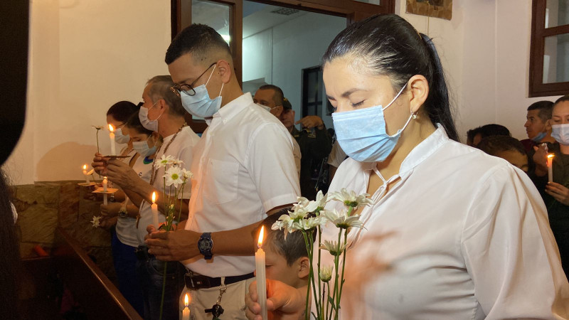 Velatón en Bucaramanga por los policías asesinados