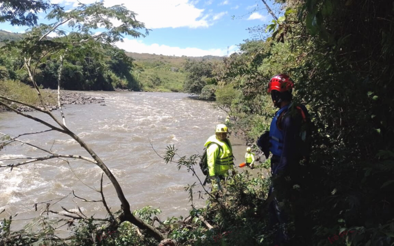 Reportan hallazgo de un cuerpo en el río Fonce