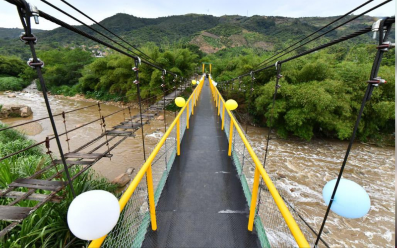 Inauguran puente en la vereda El Carrizal de Girón