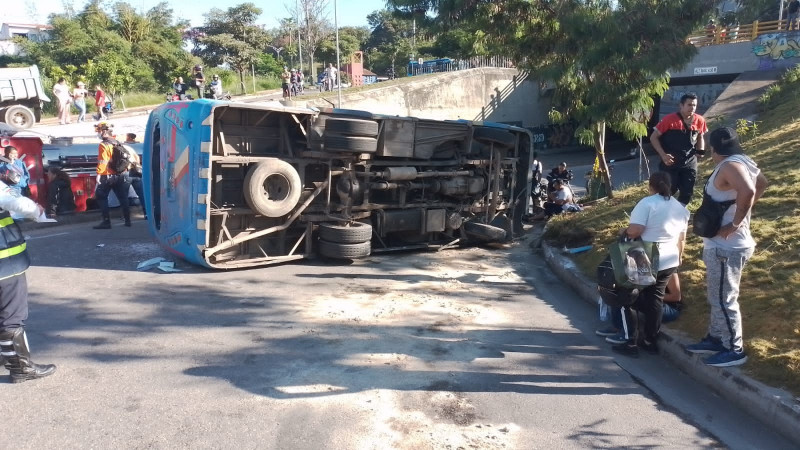 Muere ciclista arrollado por ambulancia en Piedecuesta