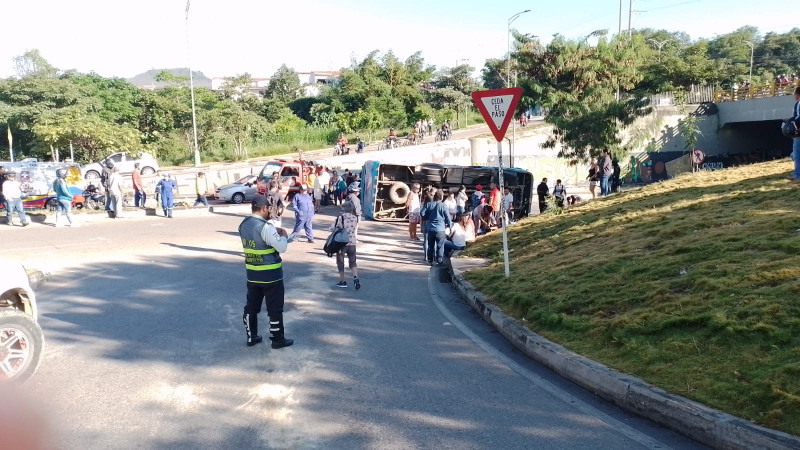 Muere ciclista arrollado por ambulancia en Piedecuesta