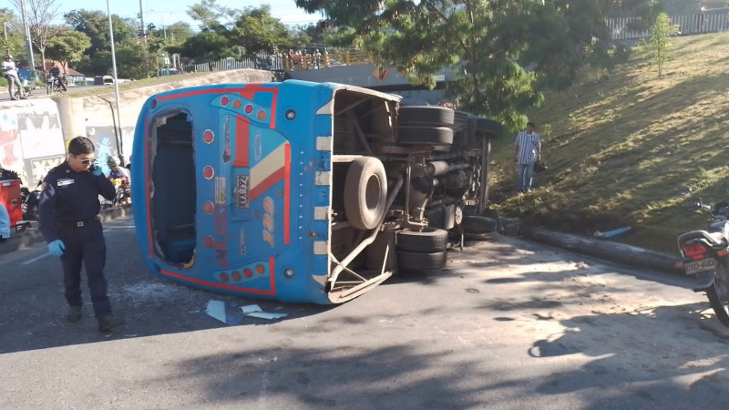 Muere ciclista arrollado por ambulancia en Piedecuesta