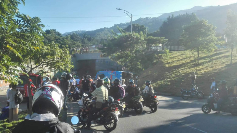 Muere ciclista arrollado por ambulancia en Piedecuesta