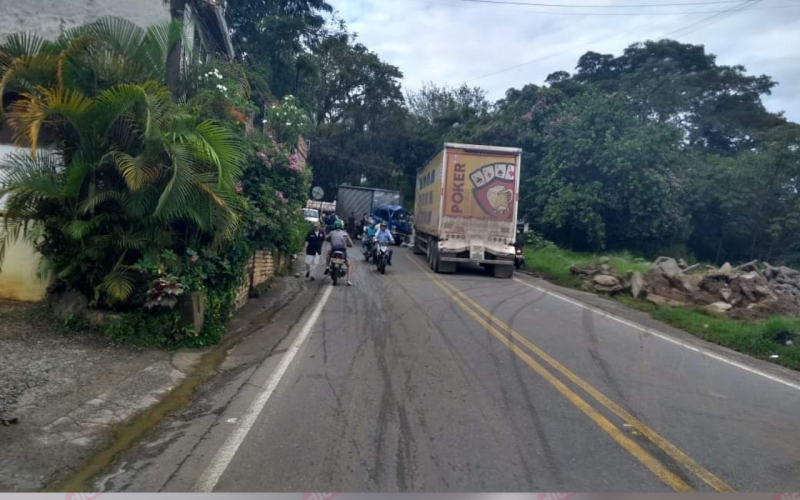 Dos lesionados por choque en vía nacional de El Socorro