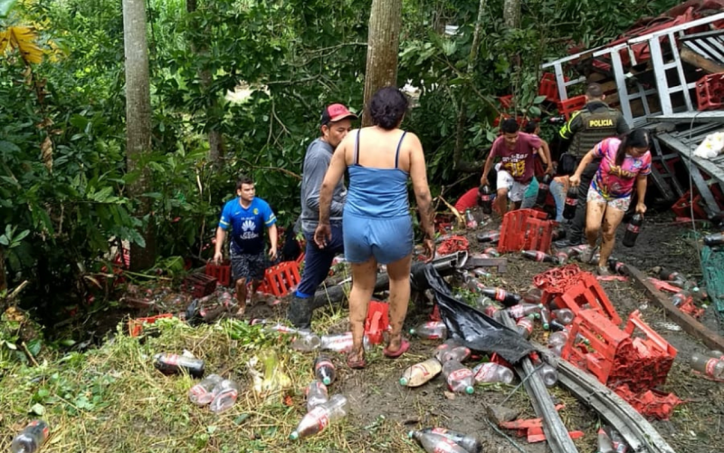 Camión de Coca Cola se accidentó vía a El Playón